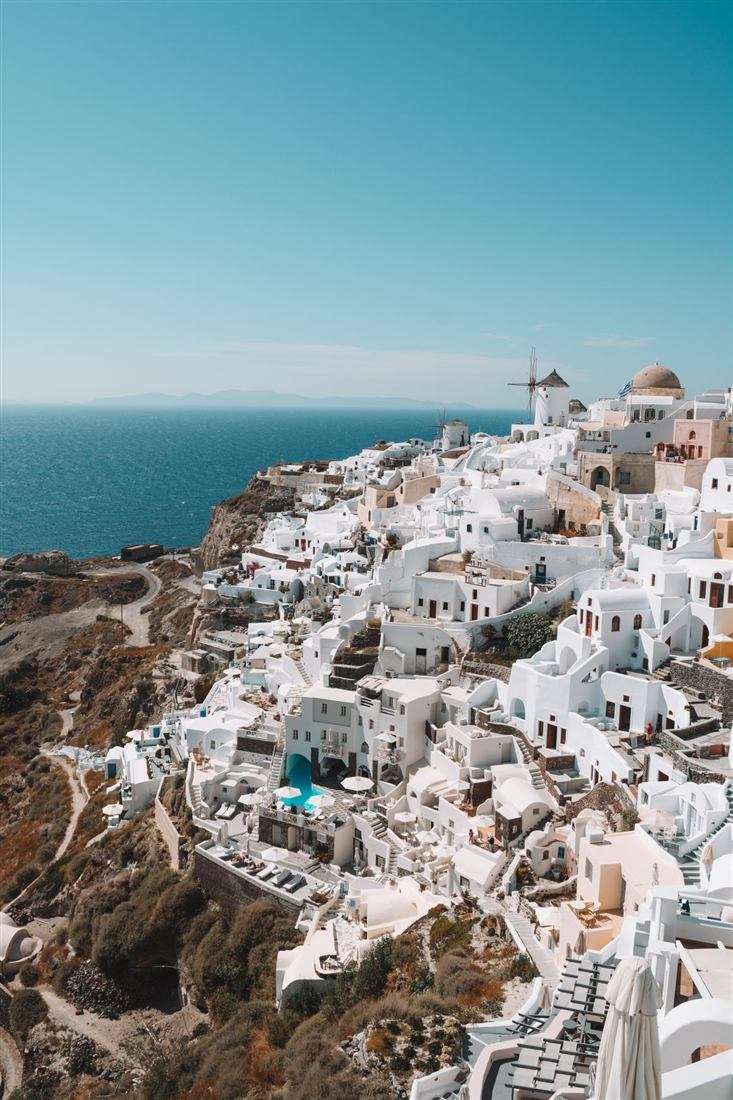 Whitewashed Cycladic houses of Oia, Santorini, above the caldera